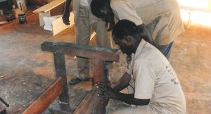 Brunnenreparatur-in-Burkina-Faso